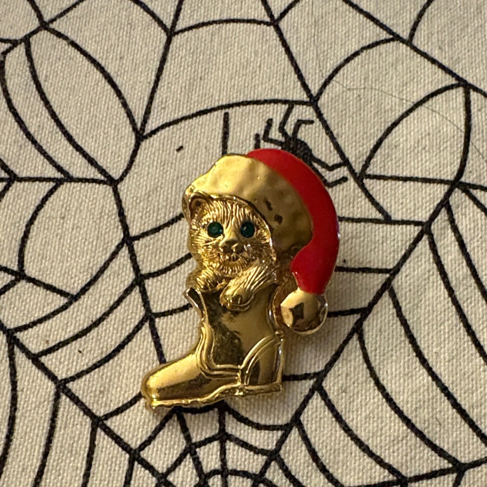 Avon Gold and Red Cat in Boot Brooch